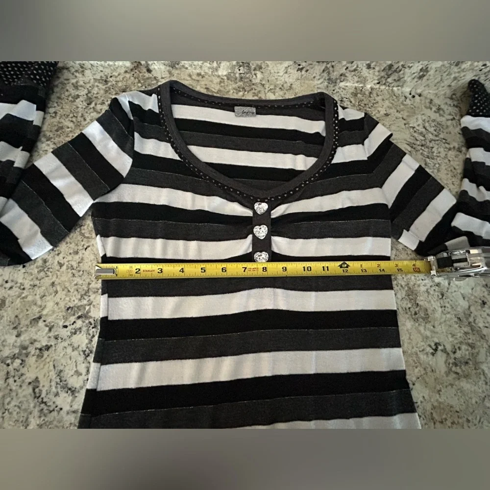 Daytrip Y2K Black White Silver Metallic Stripe Top Crystal Heart Buttons Size M - Picture 8 of 9